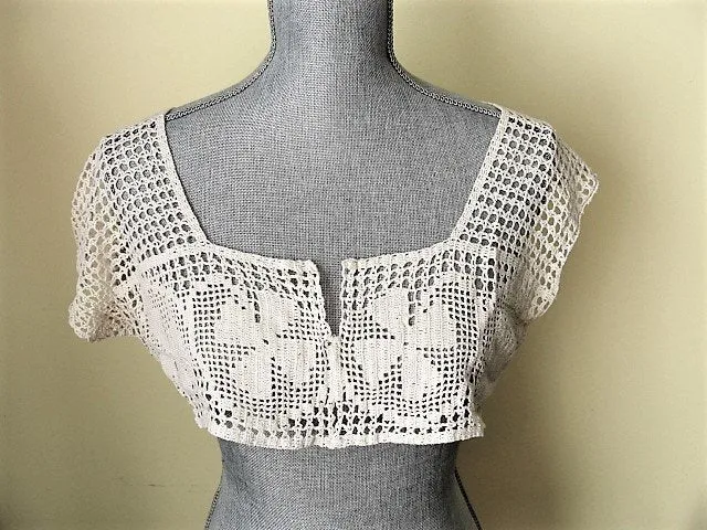 CHARMING Edwardian Hand Crochet Lace Corset Cover Top,Wear As Crop Top, Use in Heirloom Sewing, Farmhouse French Country Decor, 