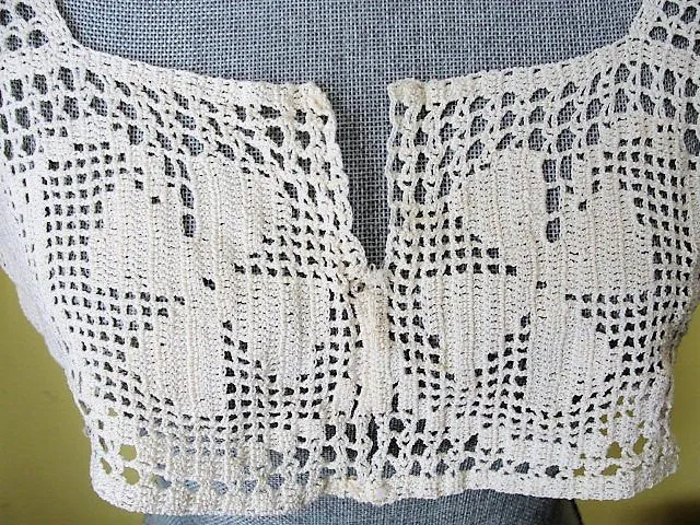 CHARMING Edwardian Hand Crochet Lace Corset Cover Top,Wear As Crop Top, Use in Heirloom Sewing, Farmhouse French Country Decor, 