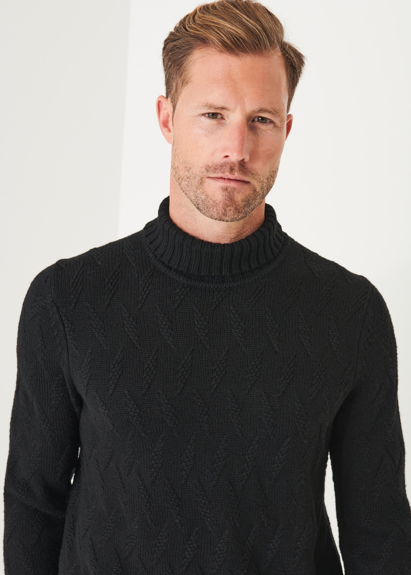 CHEVRON TURTLENECK