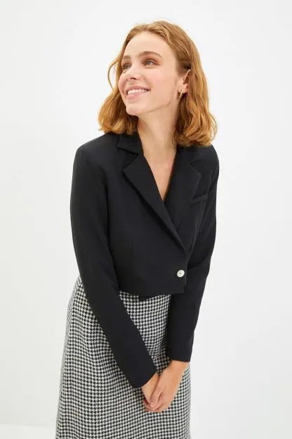 Cropped Lapel Front Single Breasted Blazer