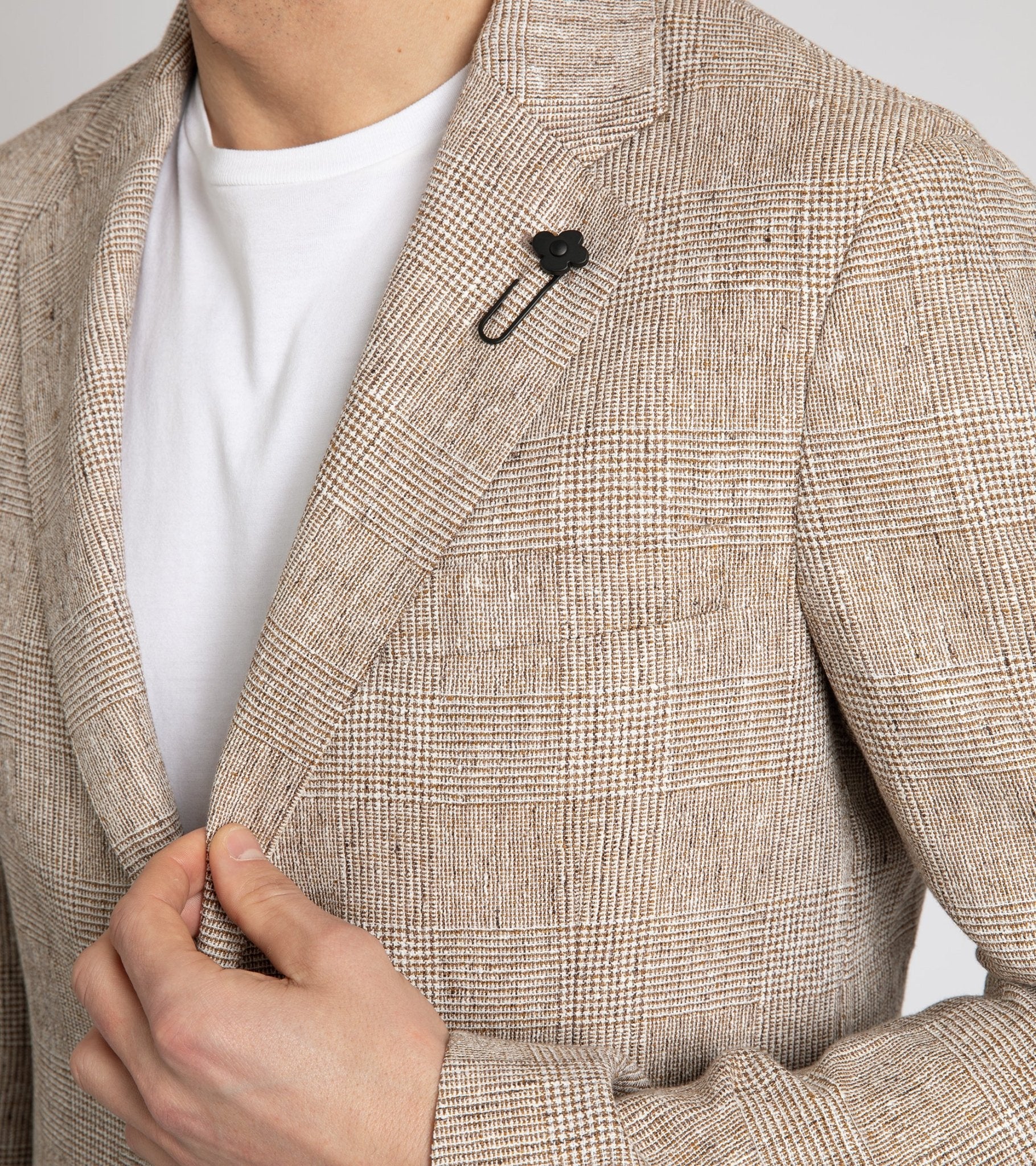 Lardini Linen Blend Prince of Wales Check Jacket: Tan